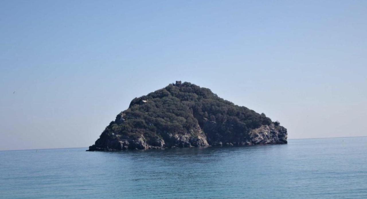 Apartment Golfo Dell'isola Spotorno